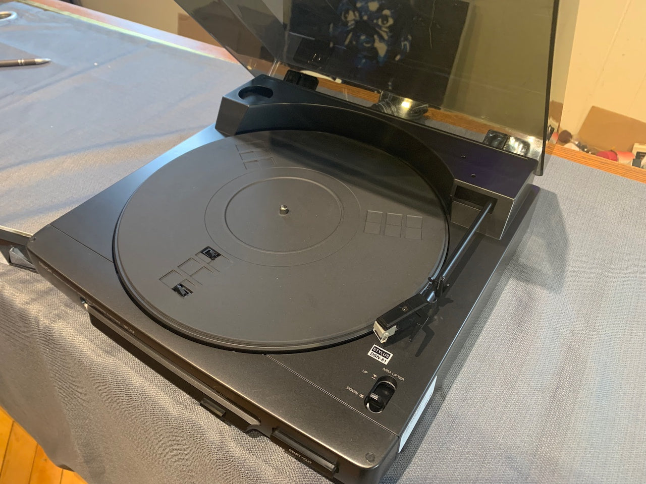 Denon DP25f Turntable * NEW Stylus