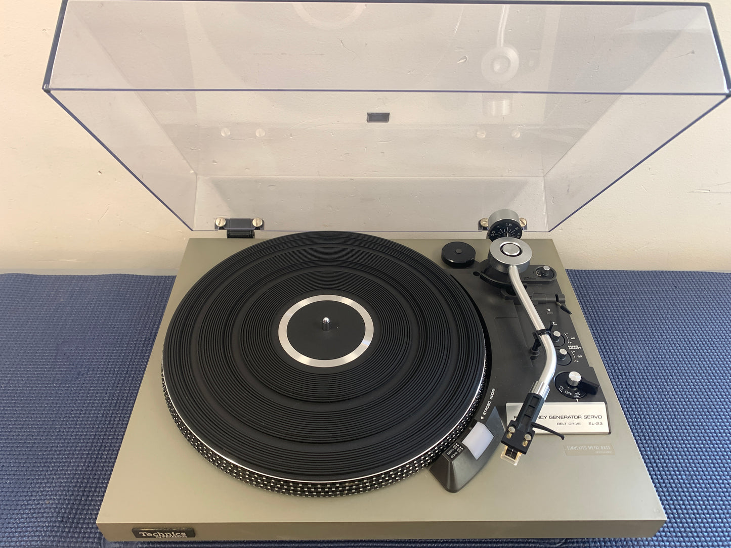 Technics SL-23 Belt Drive Turntable