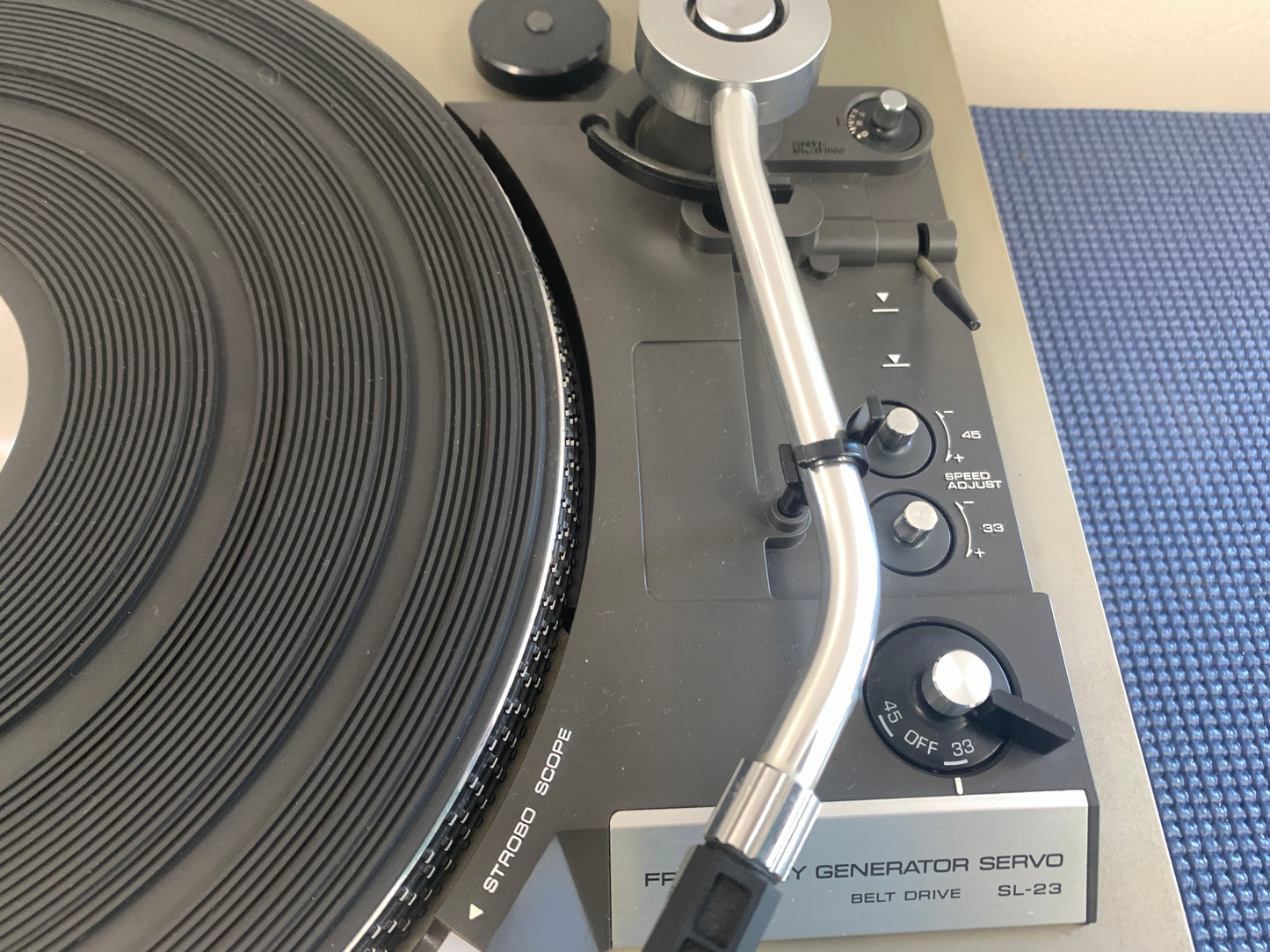 Technics SL-23 Belt Drive Turntable