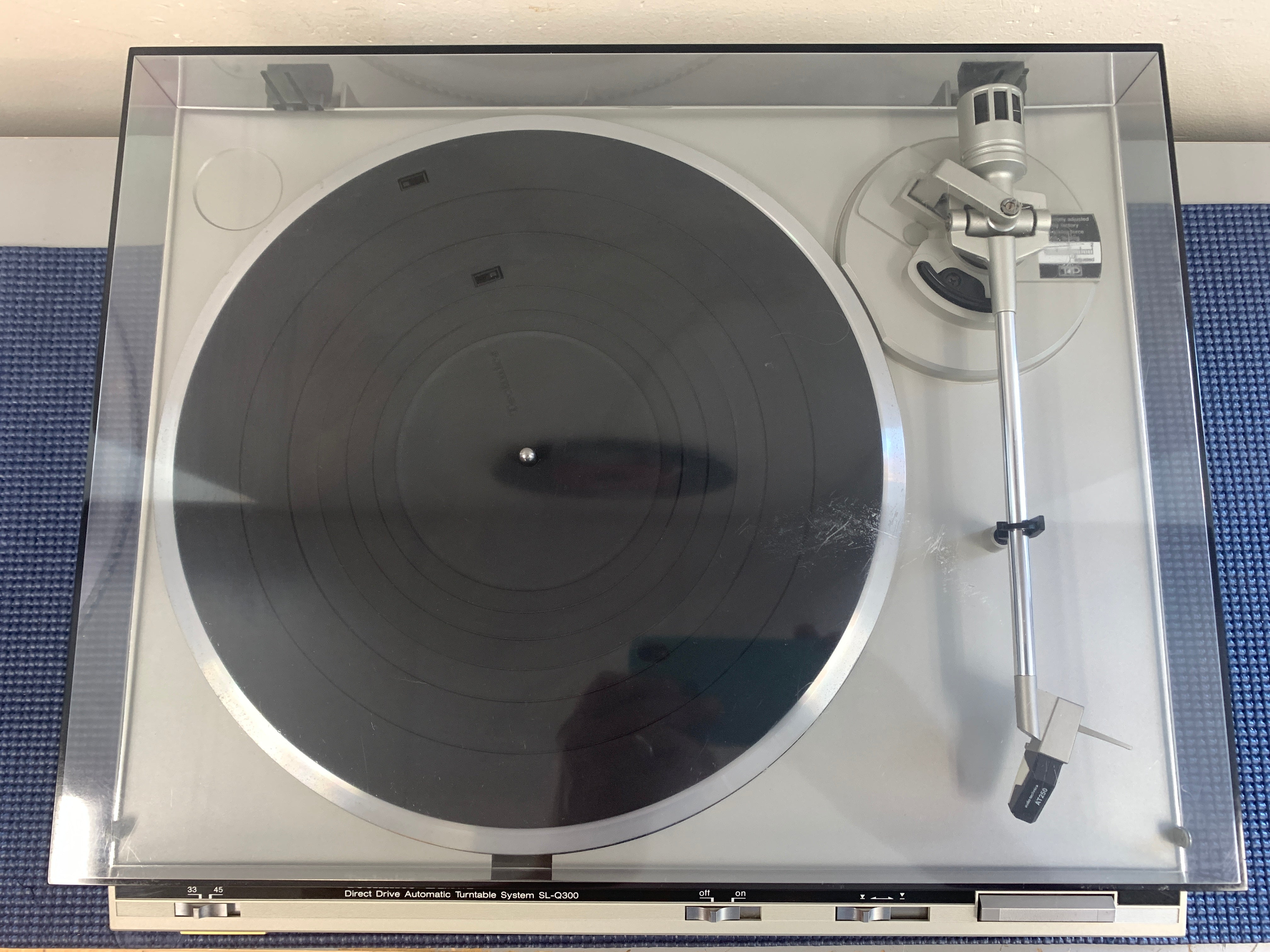 TECHNICS SL-Q300 DIRECT 2024 DRIVE QUARTZ AUTOMATIC TURNTABLE - Tested & Spins!