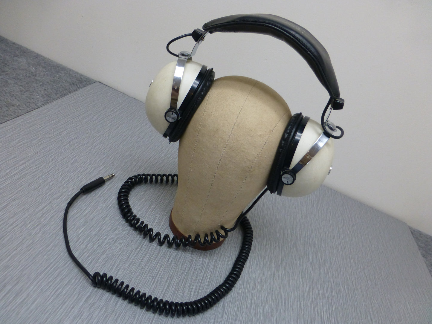 Pioneer SE-50 Stereo Headphones