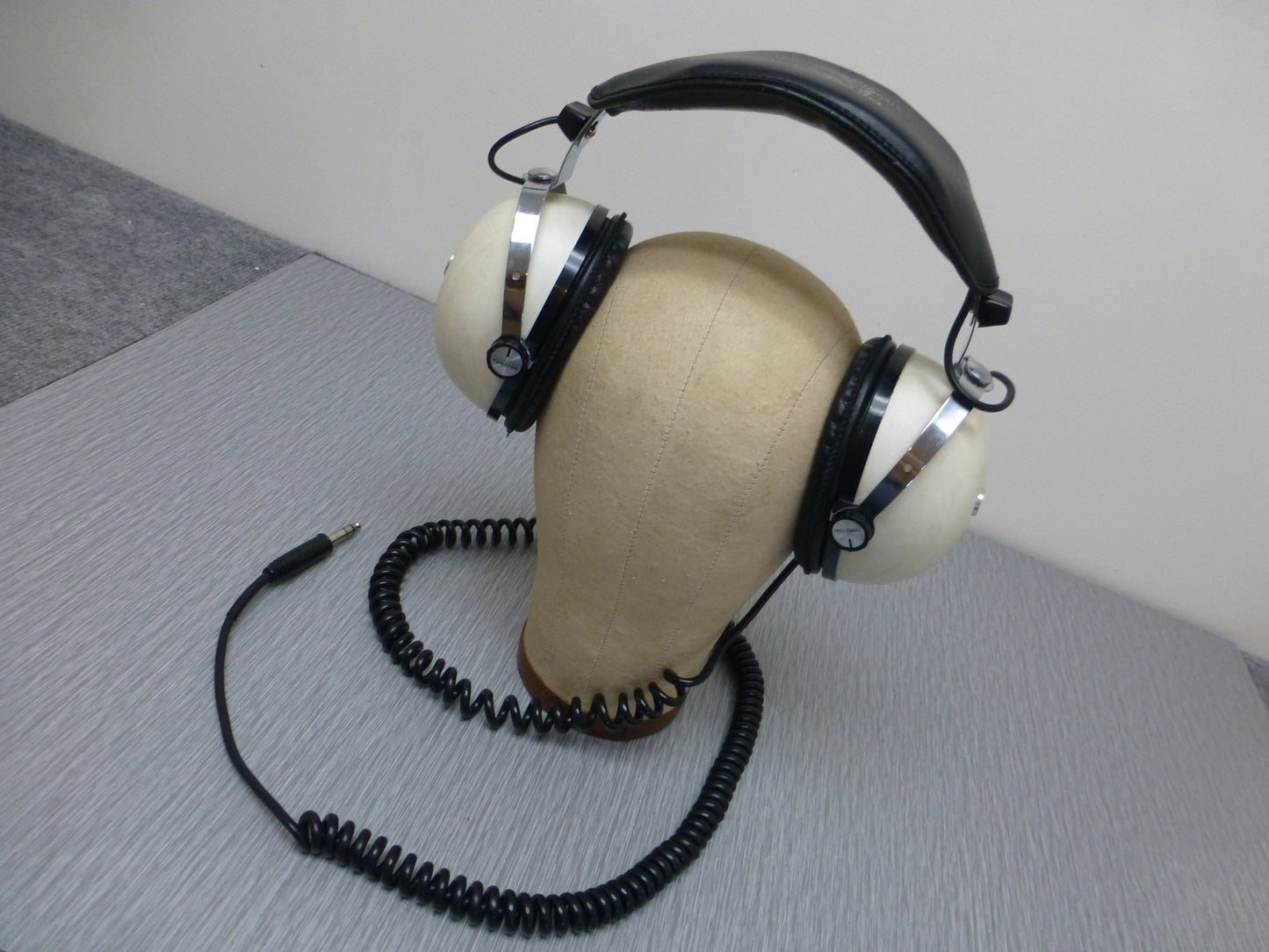 Pioneer SE-50 Stereo Headphones