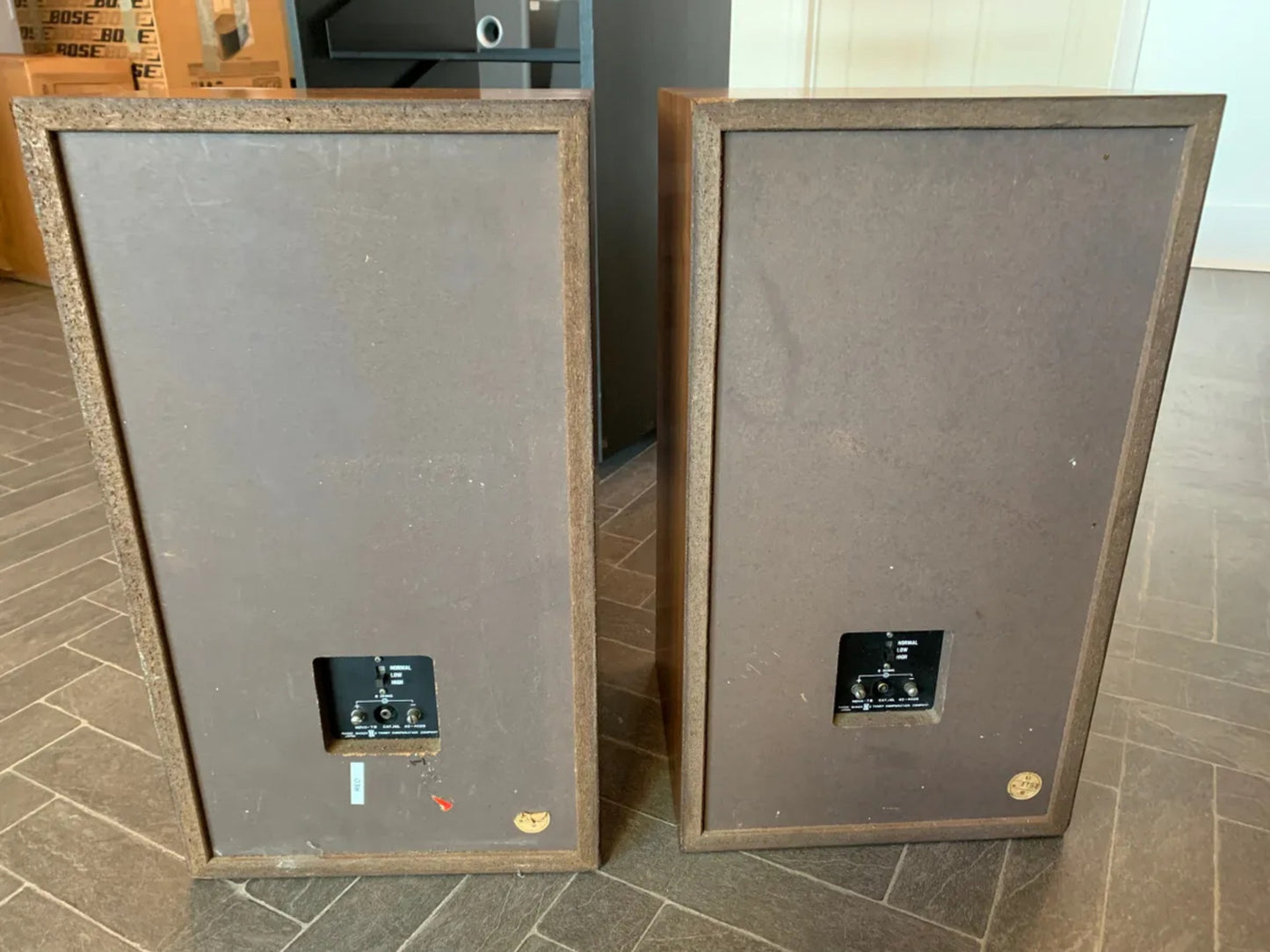 Realistic NOVA 7B Speakers